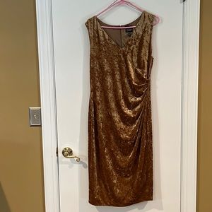 Adrianna Papell Dress 👗